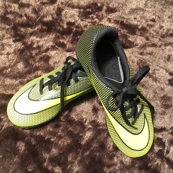 size 11c soccer cleats